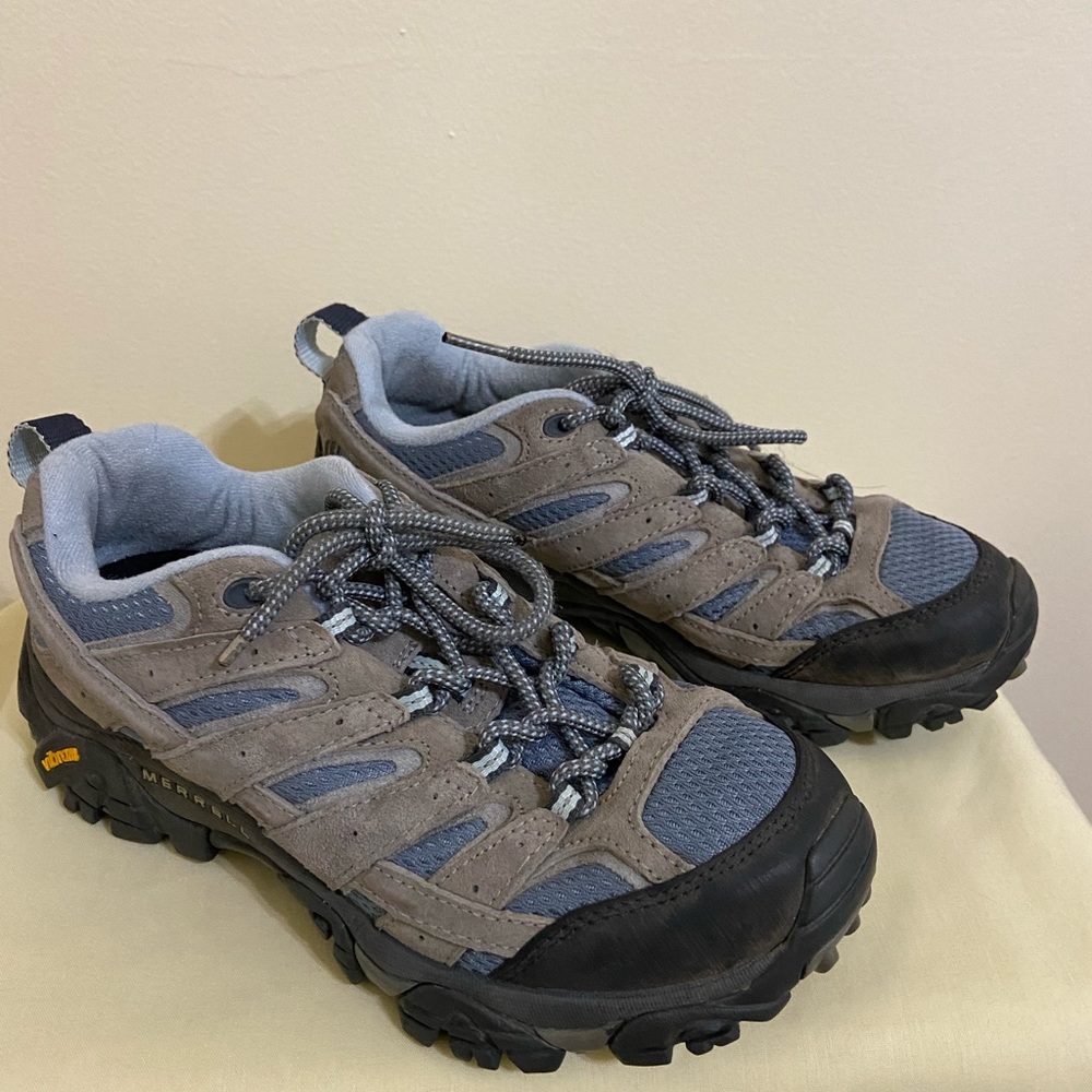 Merrell Vibram Waterproof Hiking Shoe Sz 7. Warm and comfortable.